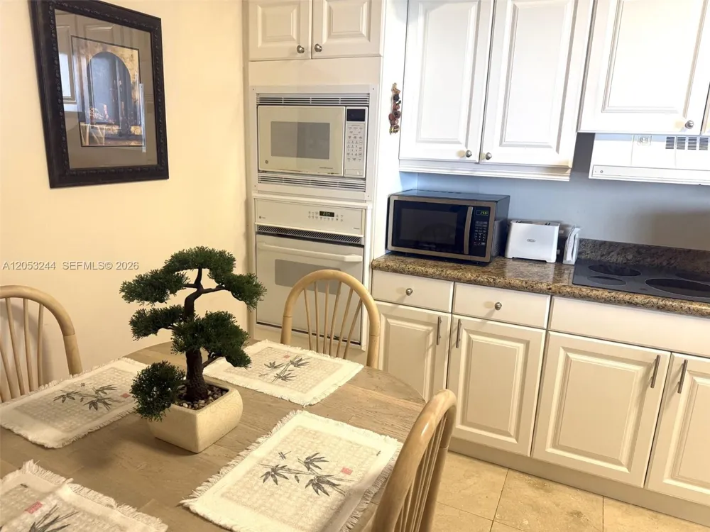 8925 Collins Ave #11J Surfside, FL 33154