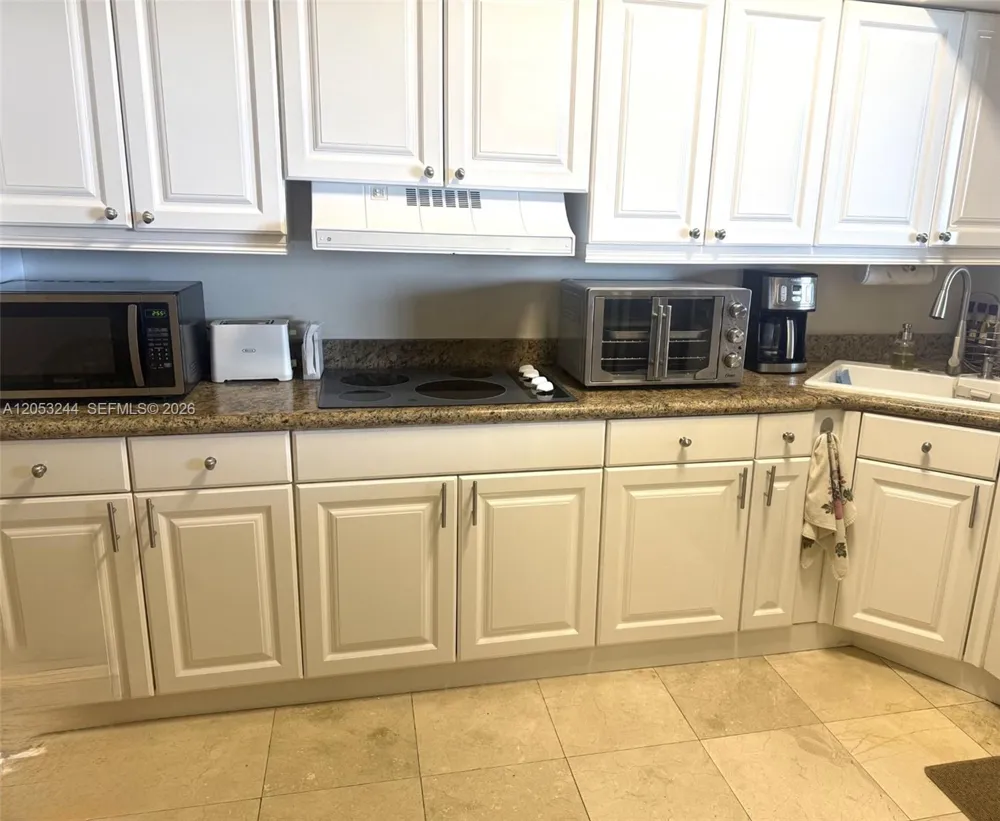8925 Collins Ave #11J Surfside, FL 33154