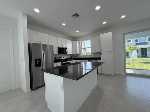 4402 Longwood Lake Square