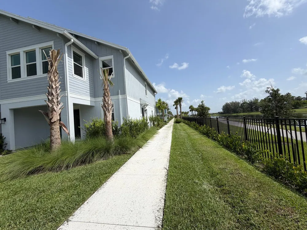 4402 Longwood Lake Square Westlake, FL 33470