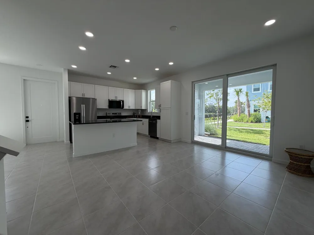4402 Longwood Lake Square Westlake, FL 33470