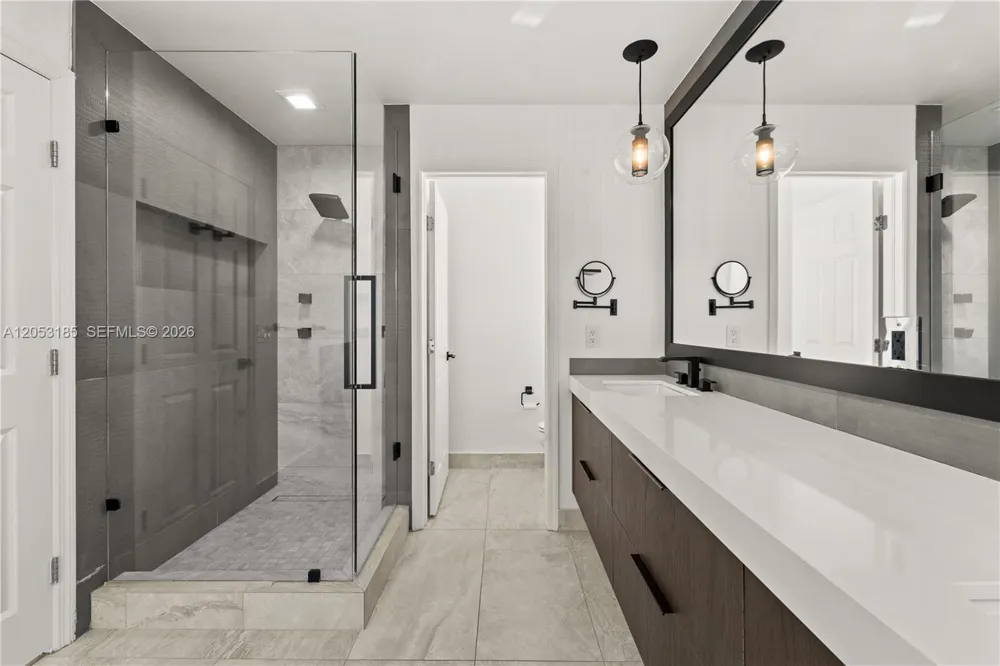 3110 NE 210th Ter Aventura, FL 33180