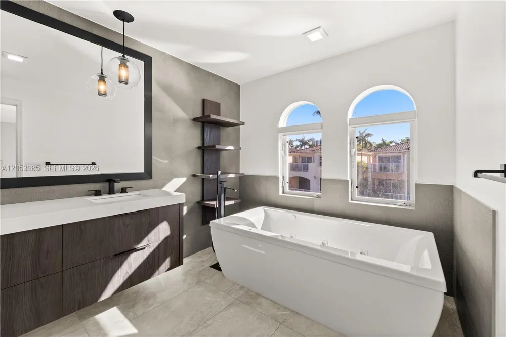 3110 NE 210th Ter Aventura, FL 33180