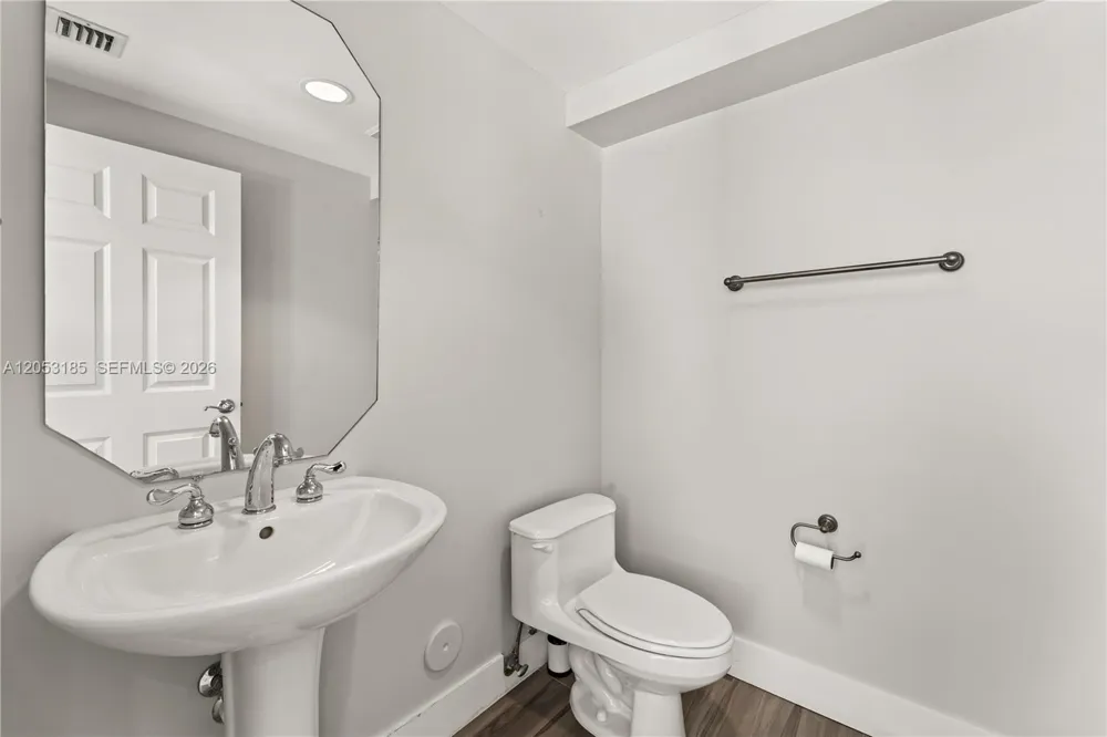 3110 NE 210th Ter Aventura, FL 33180