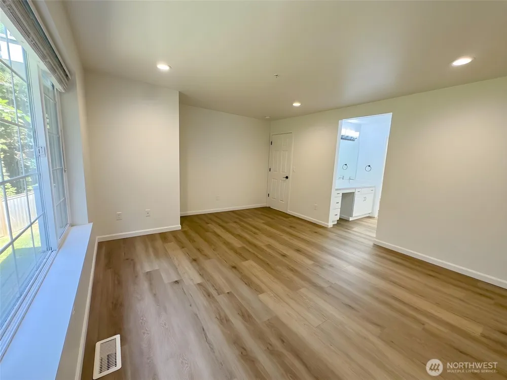 1920 S 368th Place #205 Federal Way, WA 98003