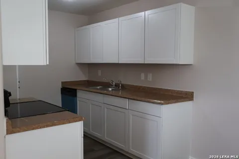 7110 GLEN TER Unit 2