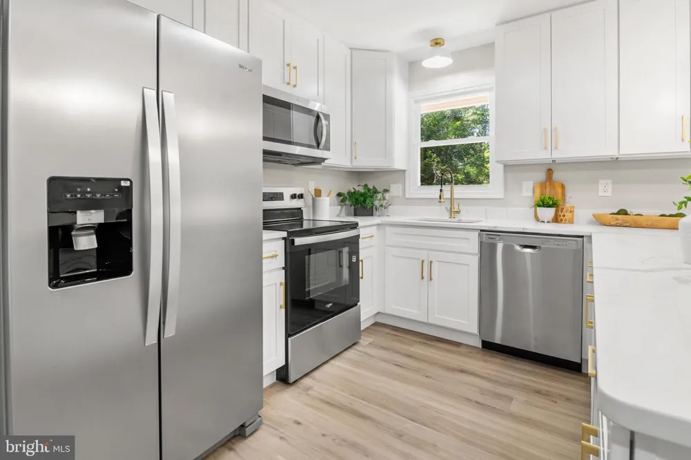 994 HILLENDALE DRIVE Annapolis, MD 21409