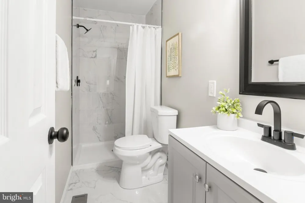 994 HILLENDALE DRIVE Annapolis, MD 21409