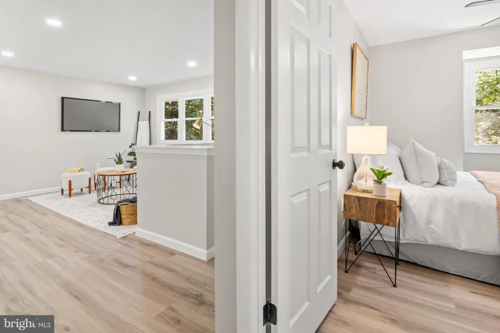 994 HILLENDALE DRIVE Annapolis, MD 21409