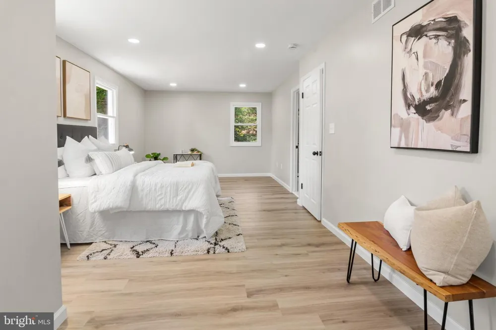 994 HILLENDALE DRIVE Annapolis, MD 21409