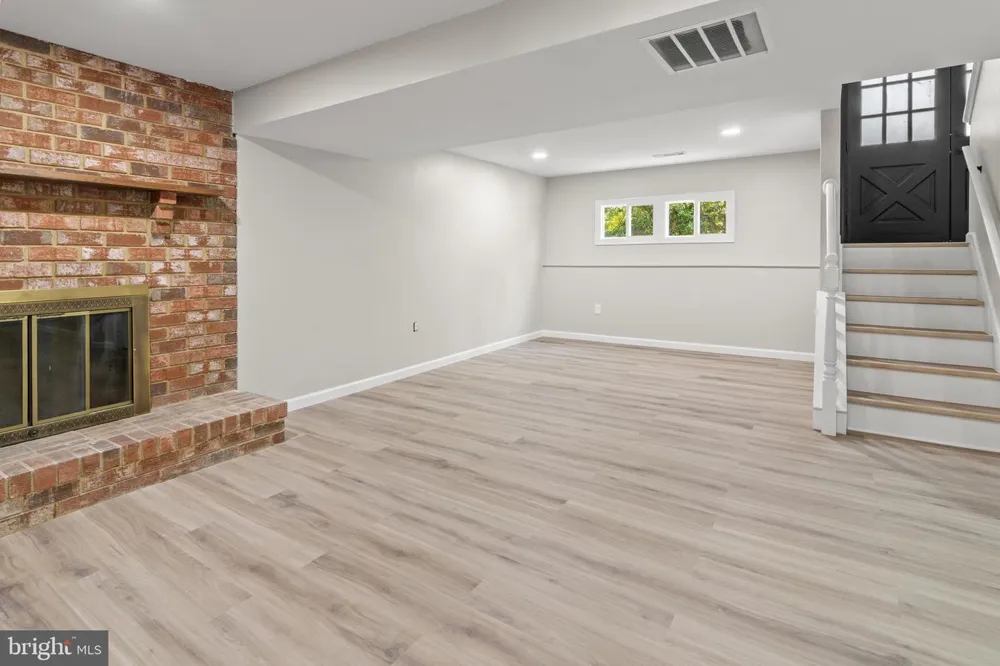 994 HILLENDALE DRIVE Annapolis, MD 21409