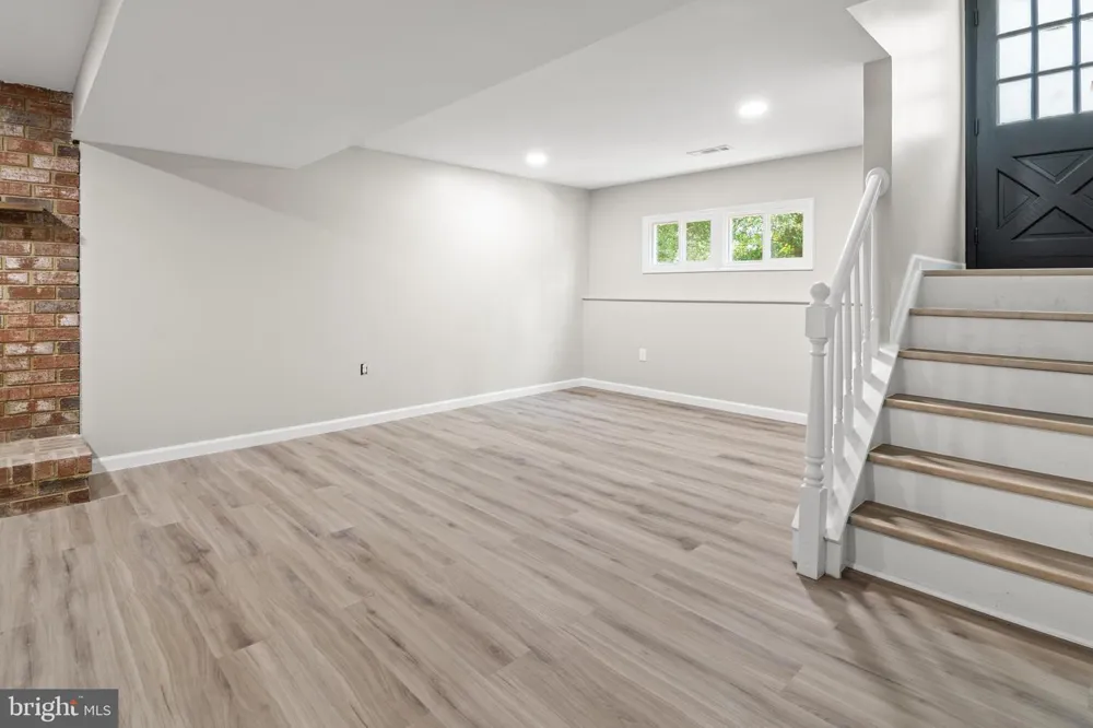 994 HILLENDALE DRIVE Annapolis, MD 21409