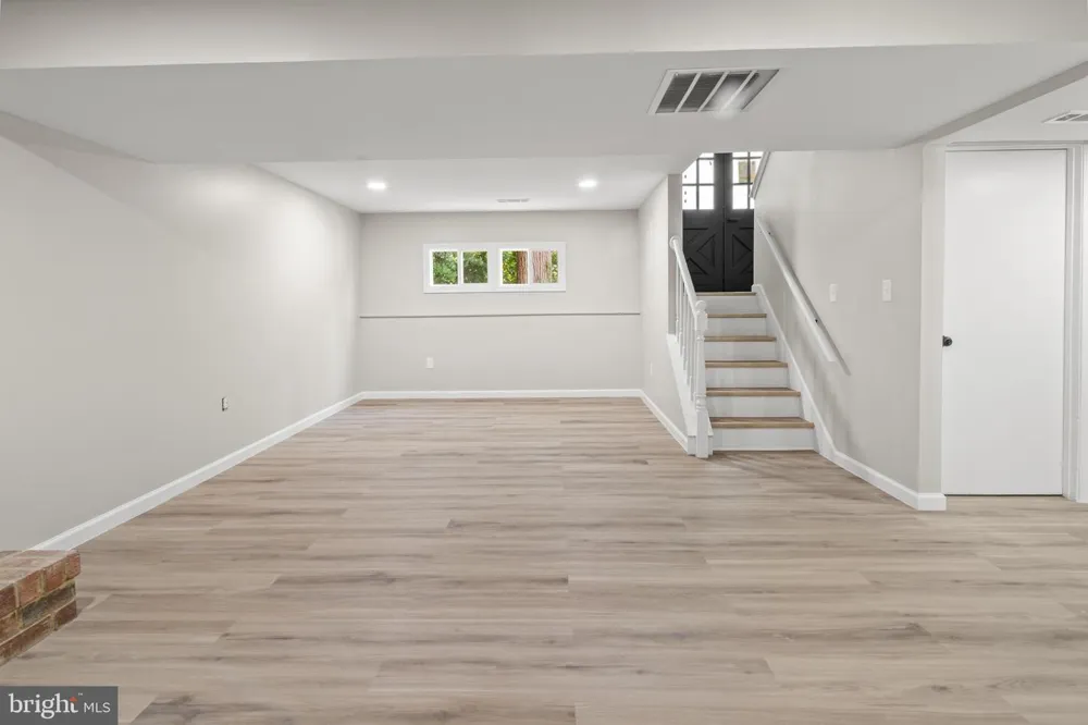 994 HILLENDALE DRIVE Annapolis, MD 21409