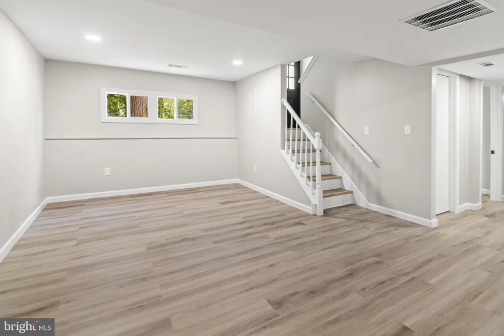 994 HILLENDALE DRIVE Annapolis, MD 21409