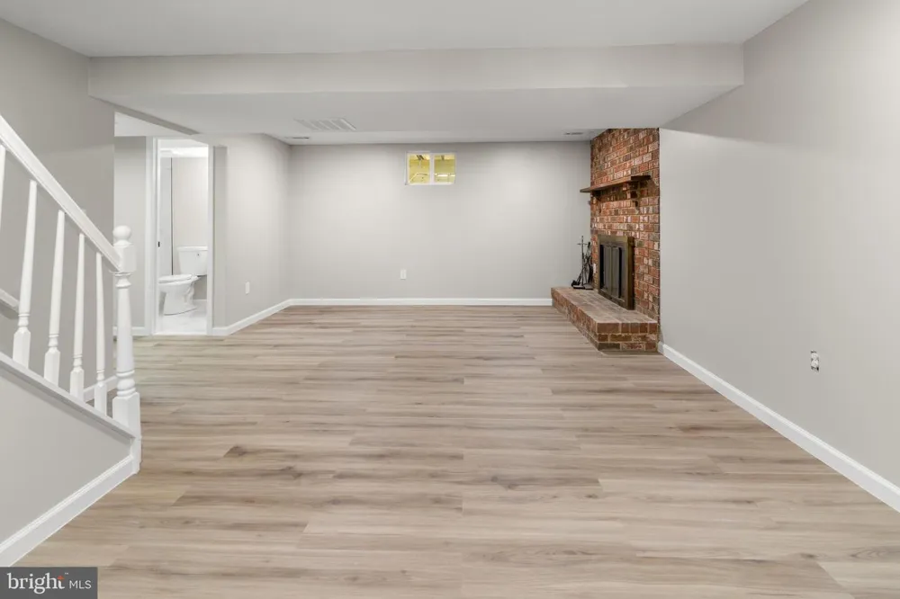 994 HILLENDALE DRIVE Annapolis, MD 21409