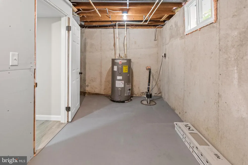 994 HILLENDALE DRIVE Annapolis, MD 21409
