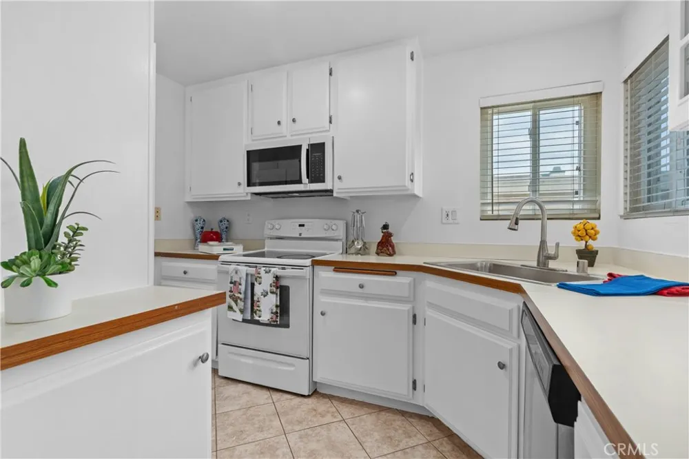6951 Knollcrest Lane #56 Garden Grove, CA 92845