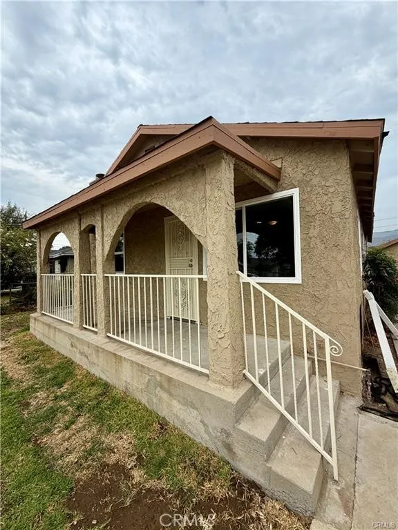 543 E 3rd Street Azusa, CA 91702