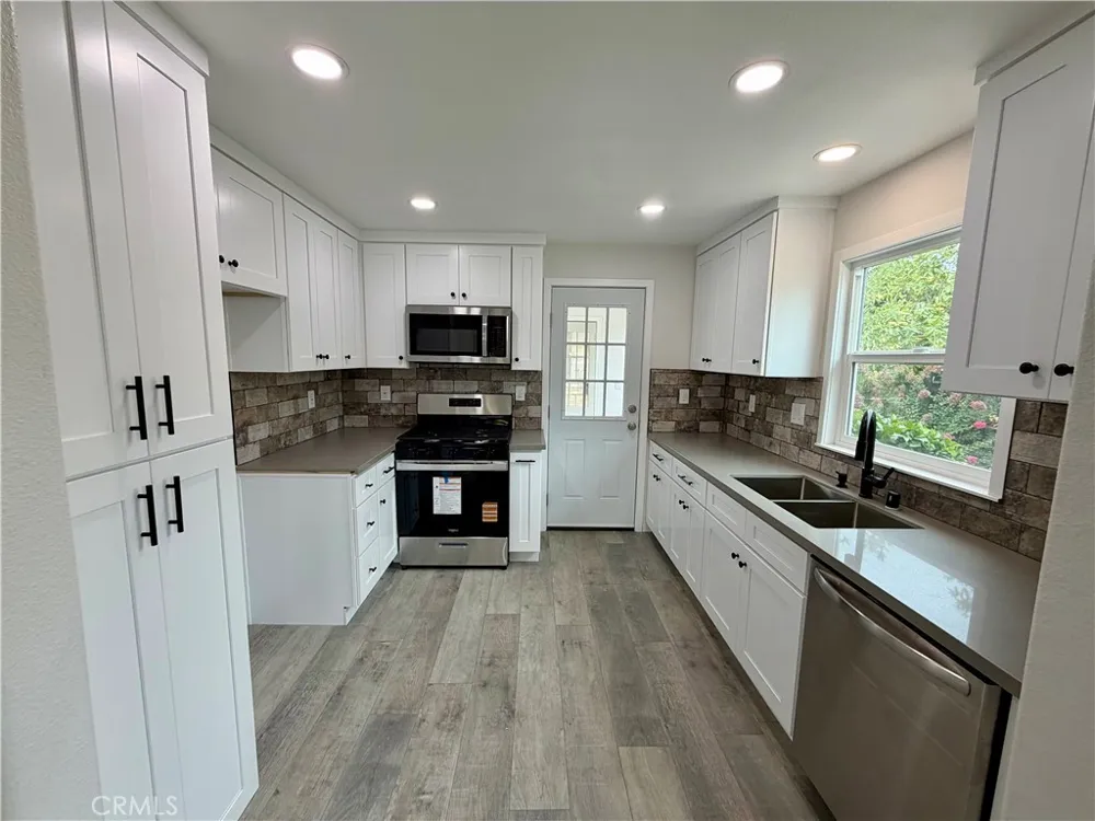 543 E 3rd Street Azusa, CA 91702