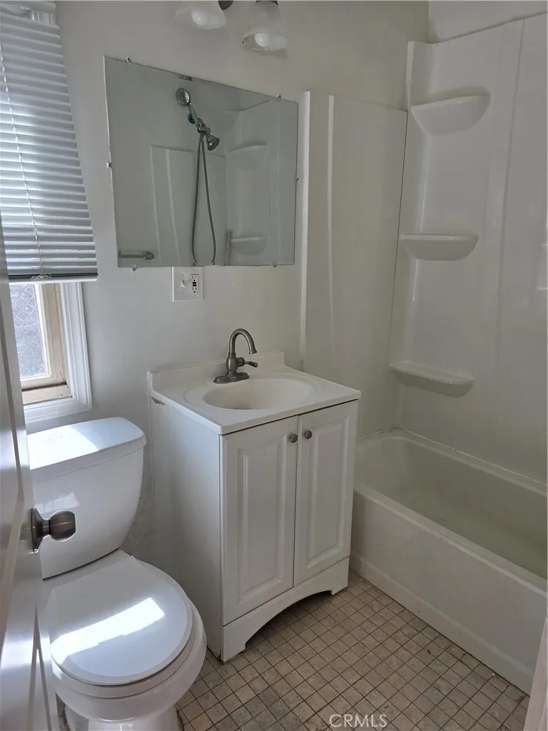439 W Walnut Monrovia, CA 91016