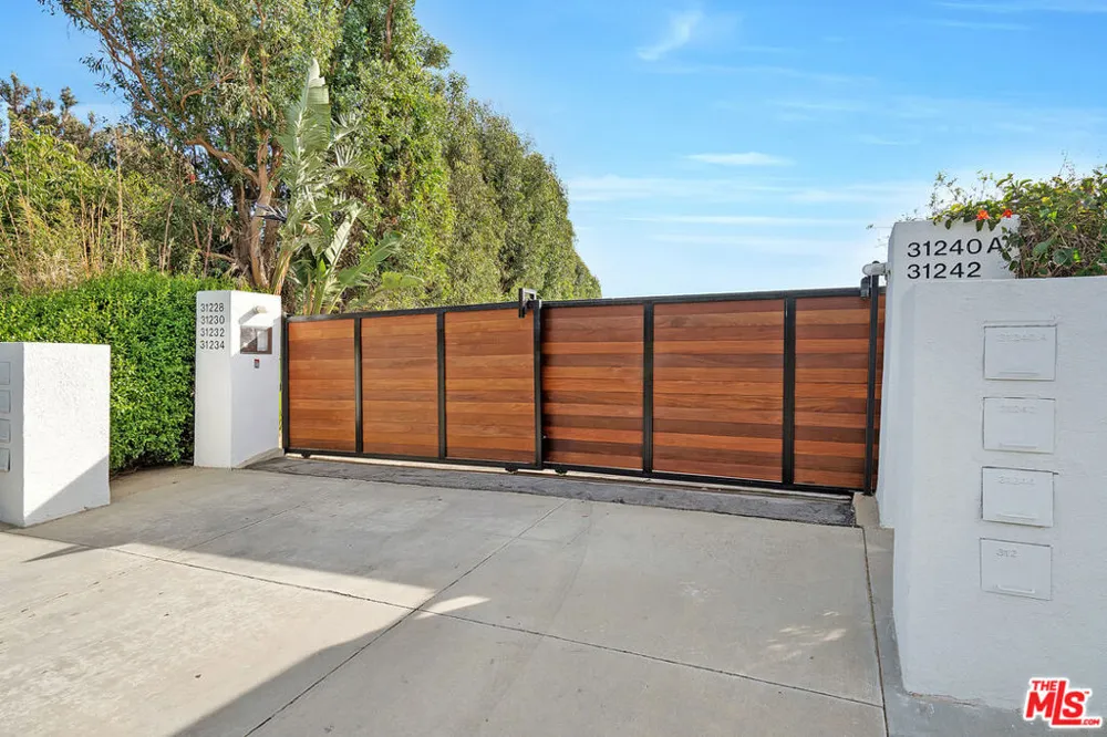 31240 Bailard Road Malibu, CA 90265