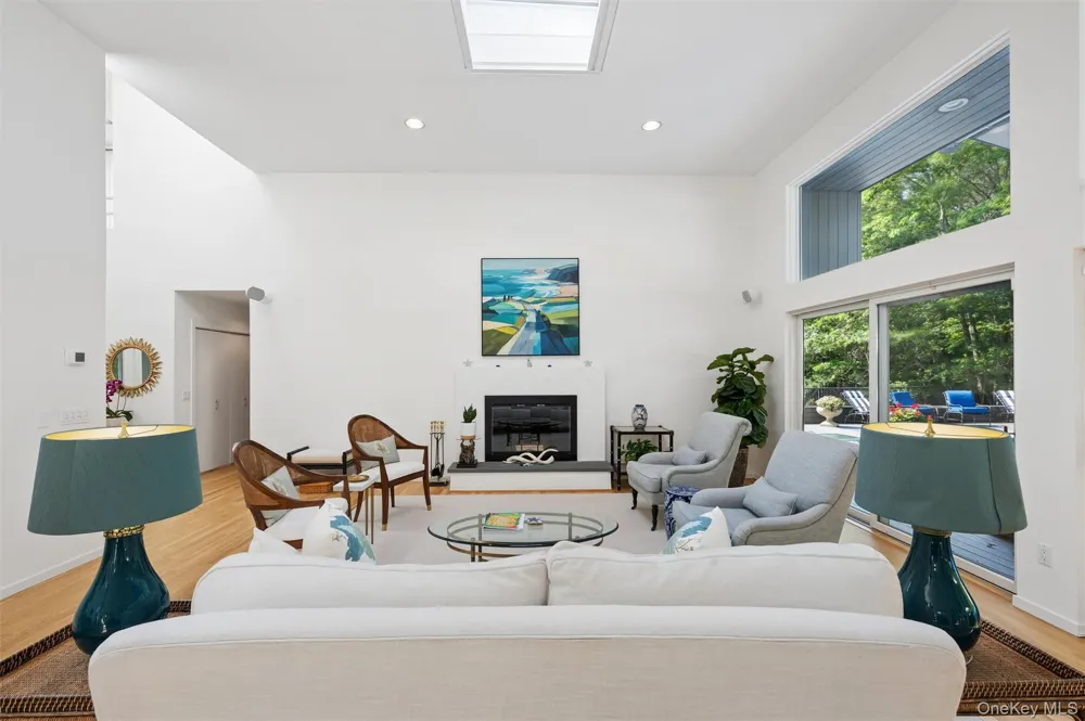 16 Elizabeth Lane Quogue, NY 11959