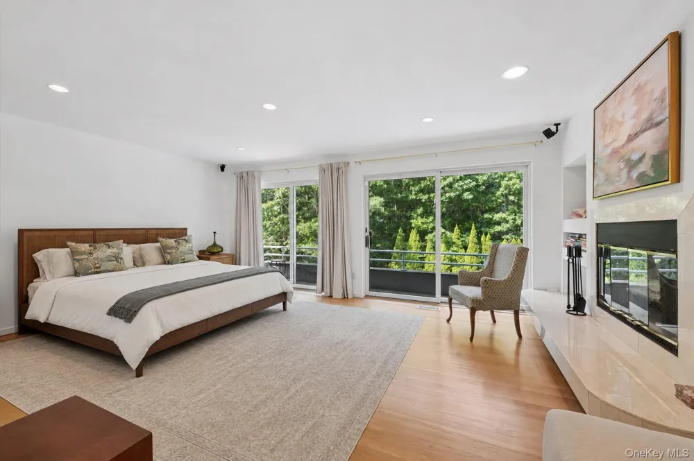 16 Elizabeth Lane Quogue, NY 11959