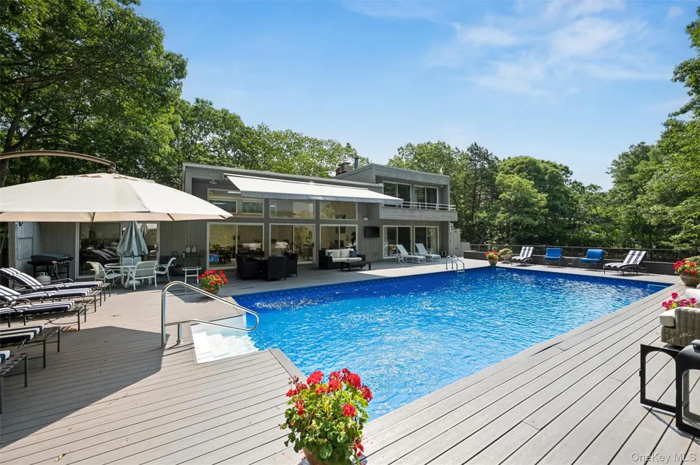 16 Elizabeth Lane Quogue, NY 11959