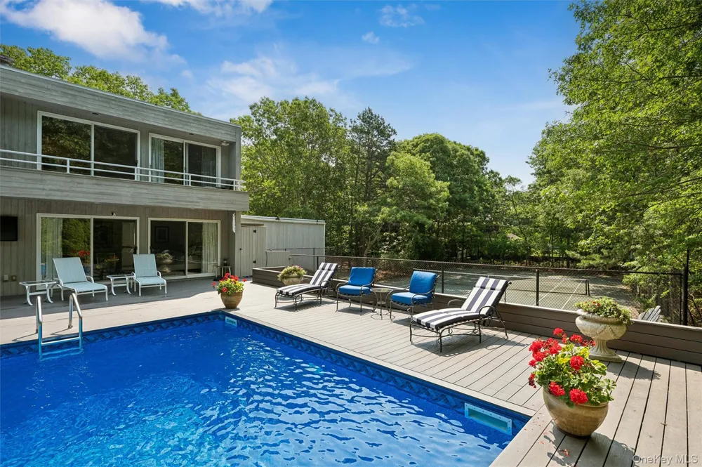 16 Elizabeth Lane Quogue, NY 11959