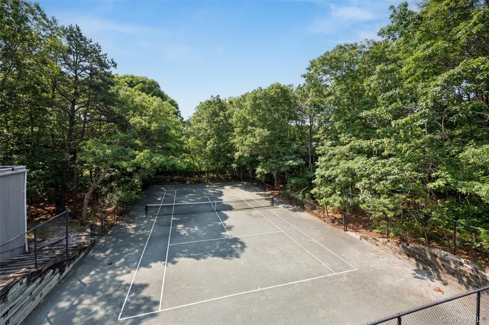 16 Elizabeth Lane Quogue, NY 11959