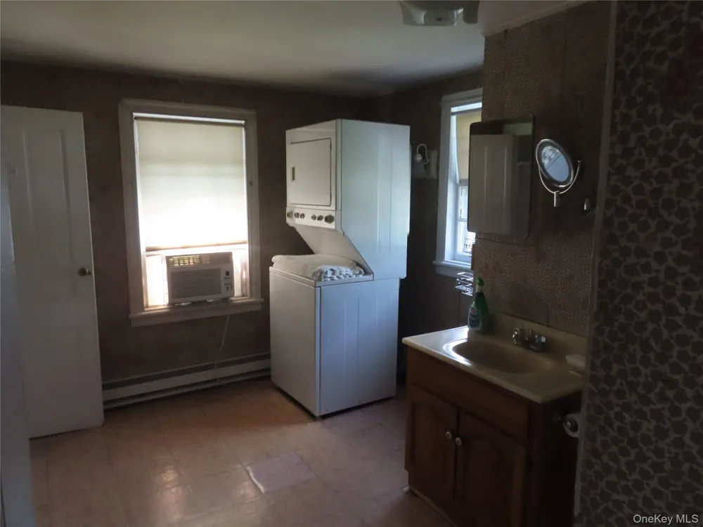 67 Prospect Street Babylon, NY 11702