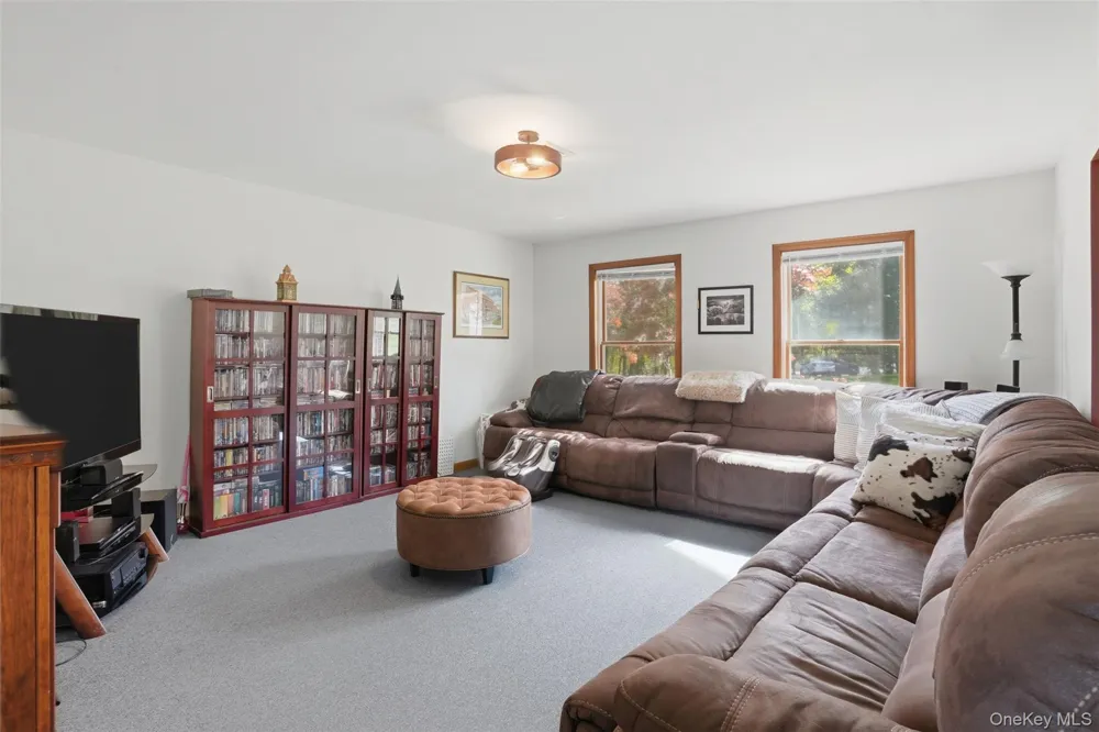 32 Sunset Circle Germantown, NY 12526