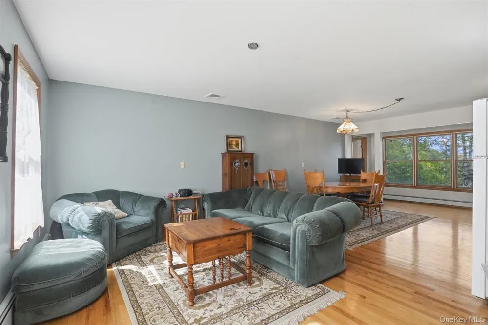 32 Sunset Circle Germantown, NY 12526