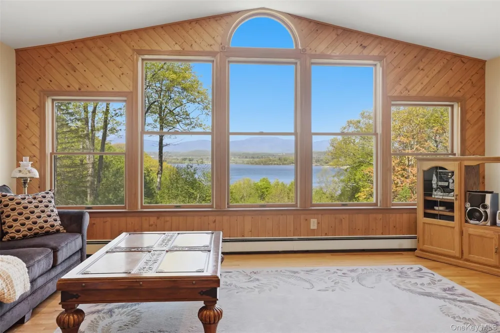 32 Sunset Circle Germantown, NY 12526