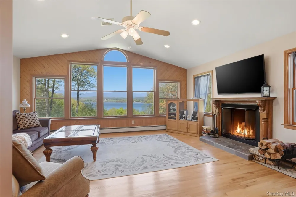 32 Sunset Circle Germantown, NY 12526