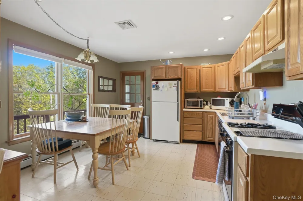 32 Sunset Circle Germantown, NY 12526