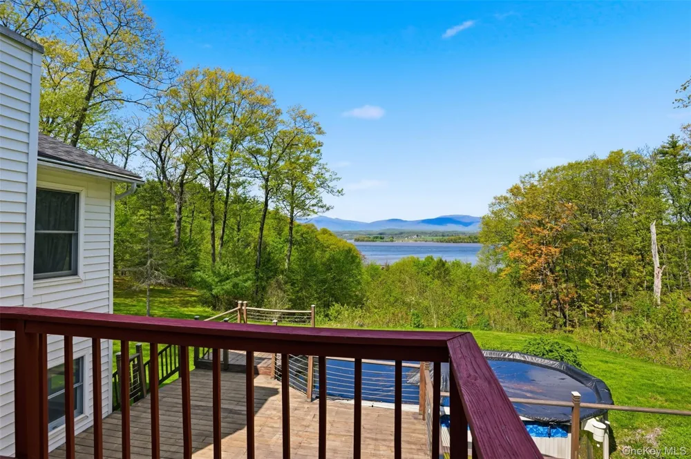32 Sunset Circle Germantown, NY 12526
