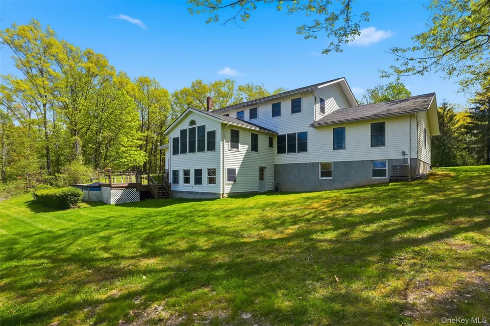 32 Sunset Circle Germantown, NY 12526