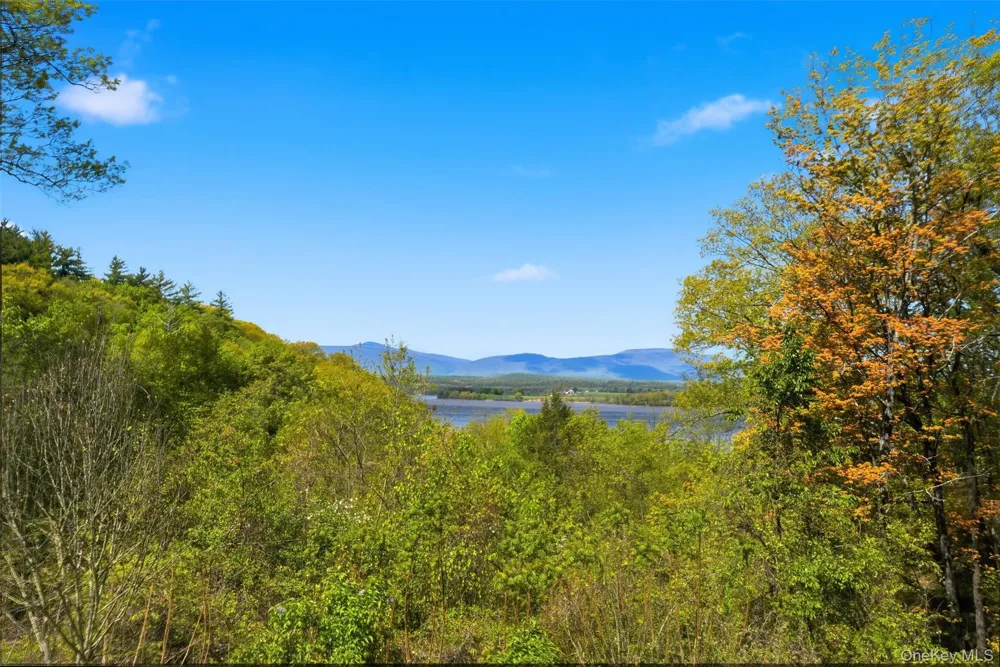 32 Sunset Circle Germantown, NY 12526