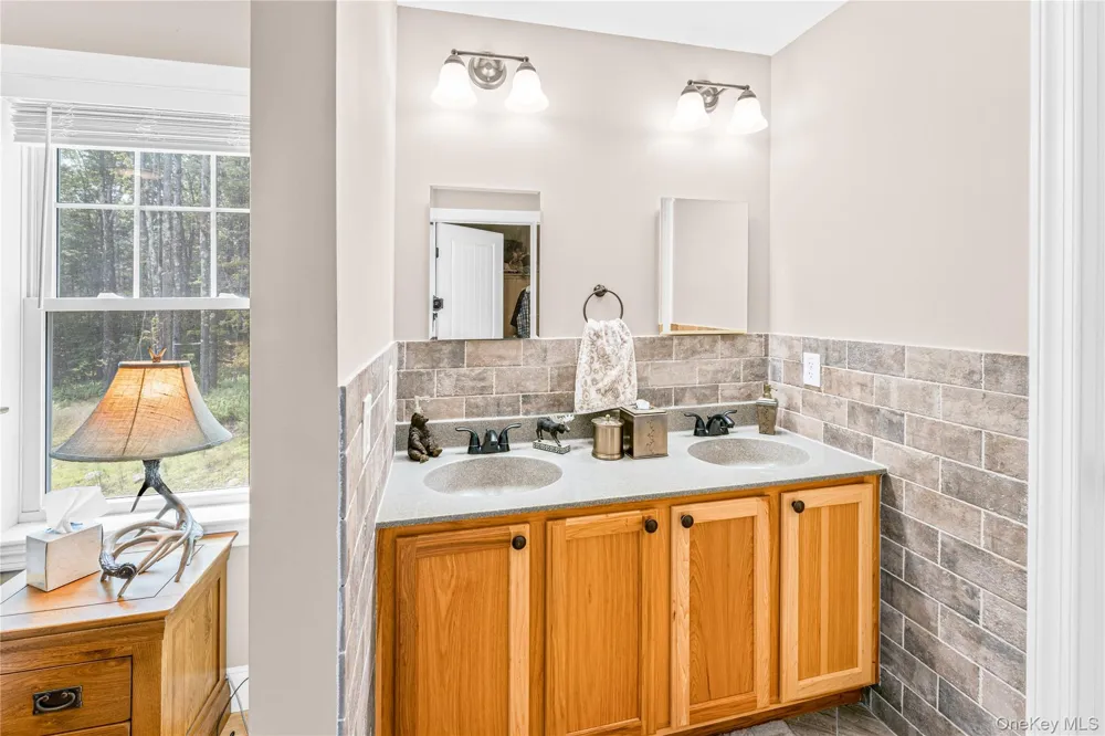 376 Aden Hill Road Neversink, NY 12765
