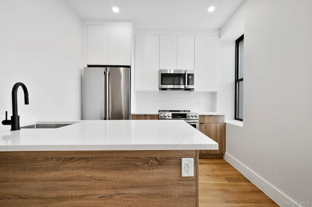 256 Putnam Avenue #4PH Brooklyn, NY 11216