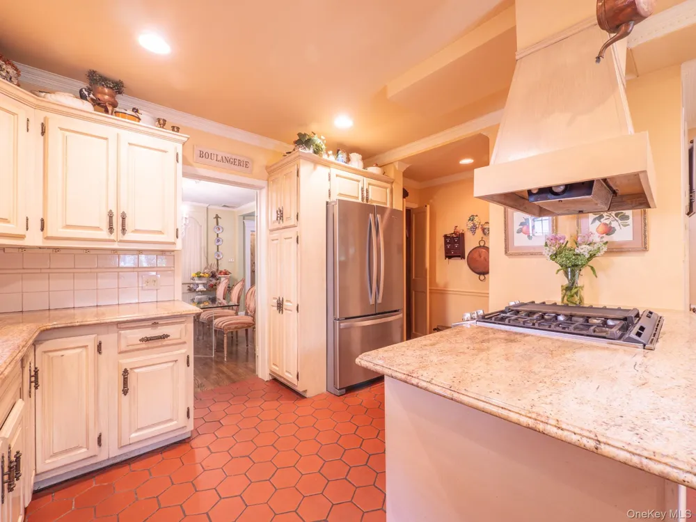 69-78 180th Street Fresh Meadows, NY 11365