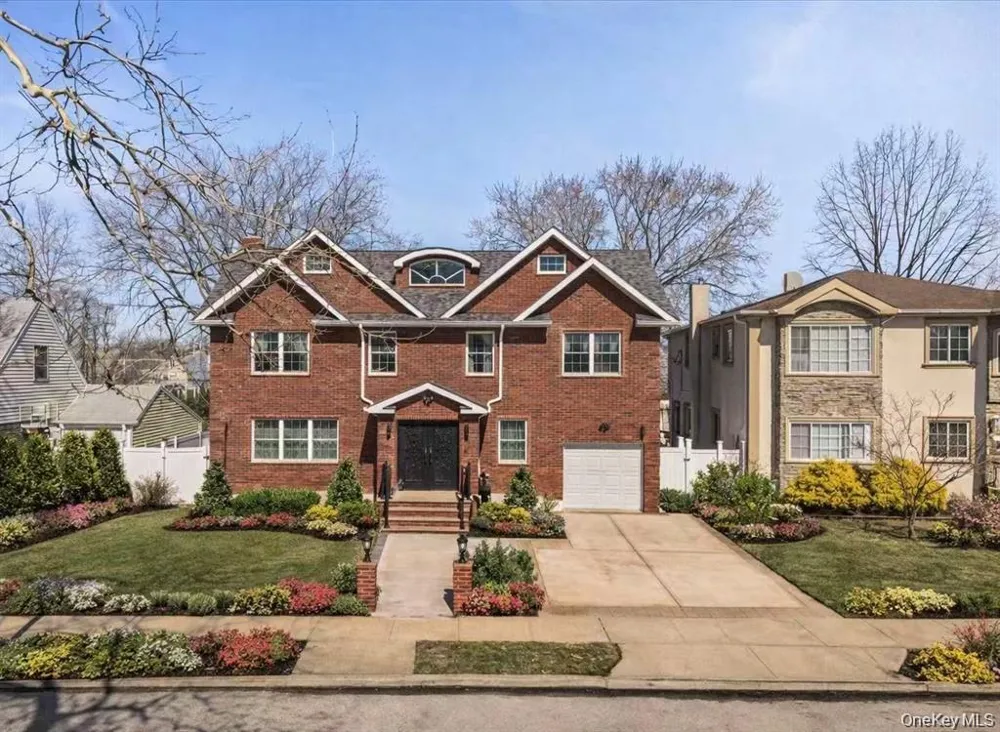 642 Lenore Lane Elmont, NY 11003