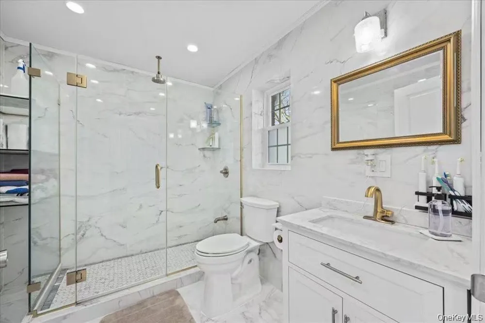 642 Lenore Lane Elmont, NY 11003
