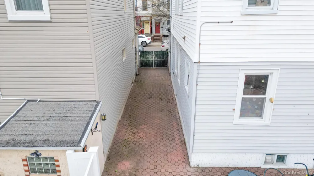 7025 71st Place Glendale, NY 11385