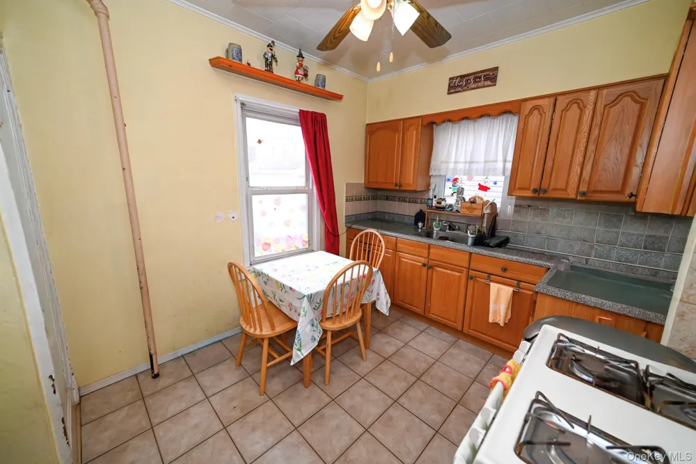 7025 71st Place Glendale, NY 11385