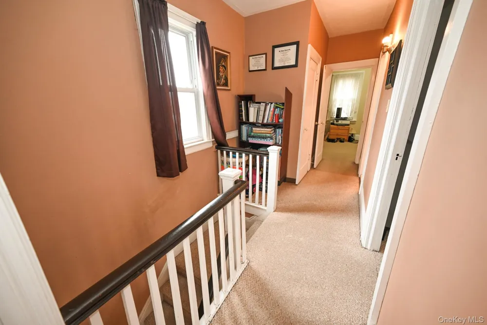 7025 71st Place Glendale, NY 11385