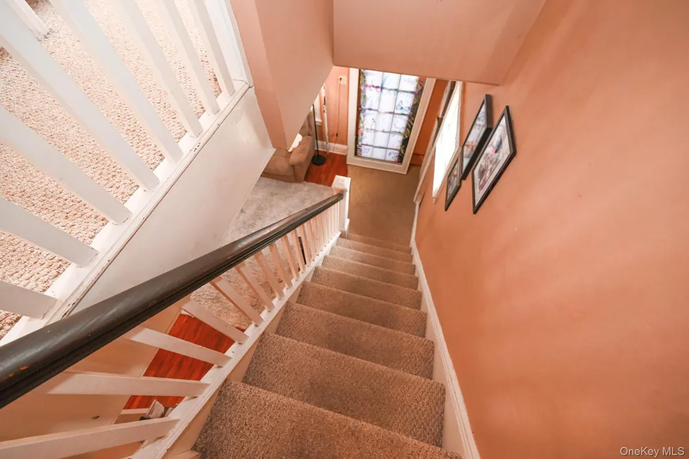 7025 71st Place Glendale, NY 11385