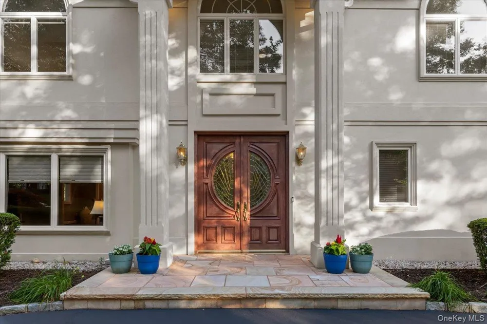 76 Wildwood Drive Dix Hills, NY 11746