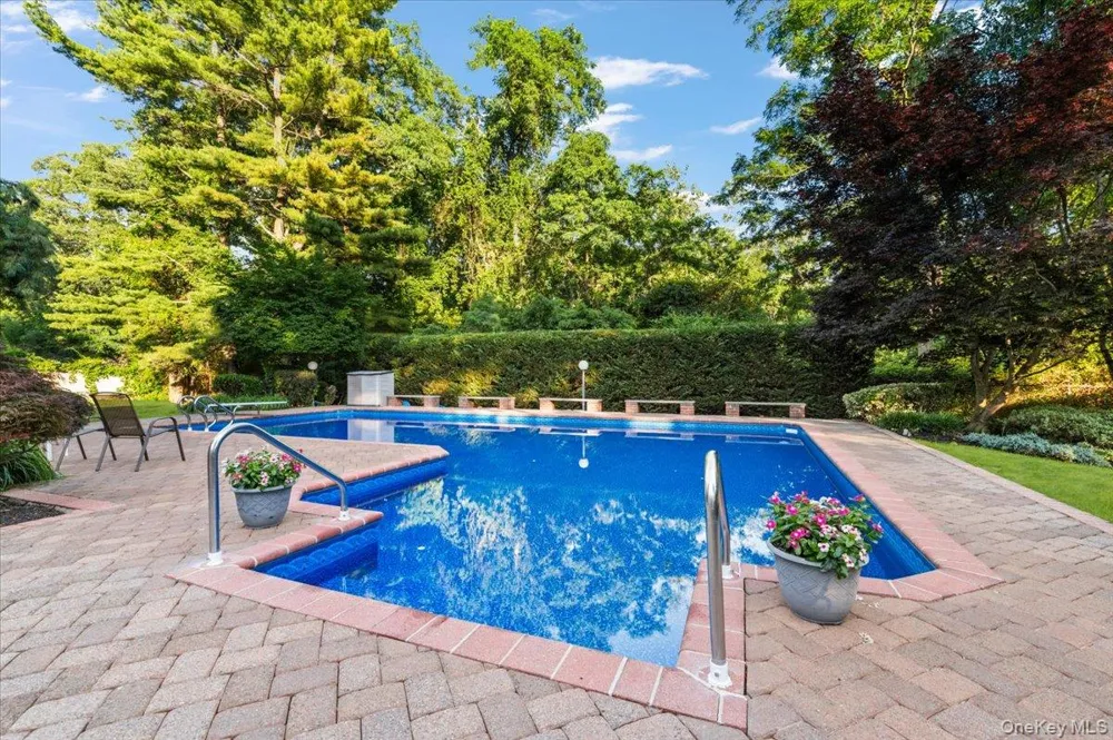 76 Wildwood Drive Dix Hills, NY 11746